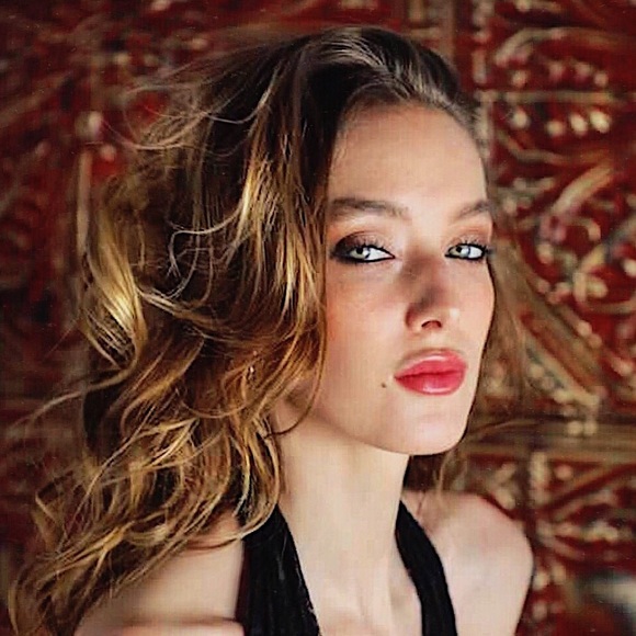 Meet your Posher, Chloe - Picture 2 of 2